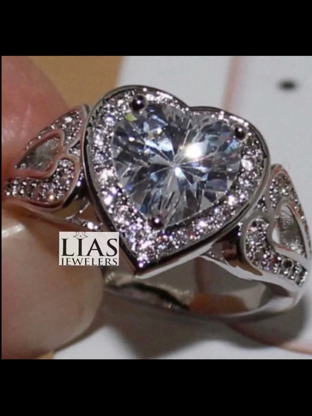 New 18k white gold engagement ring heart shape